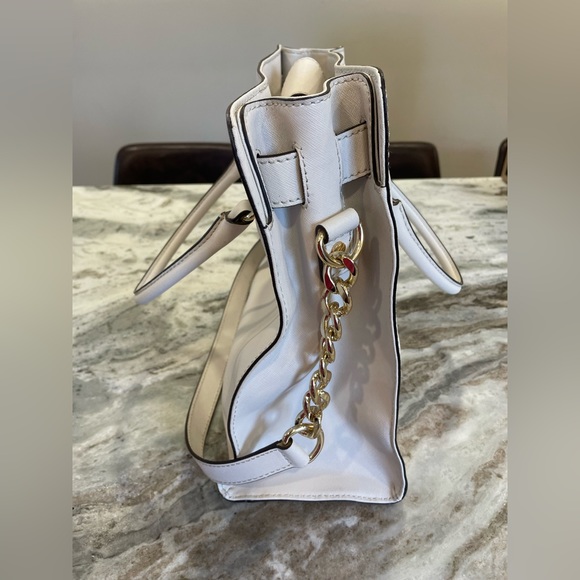 LIKE NEW MICHAEL KORS LARGE WHITE HAMILTON PURSE - Picture 2 of 16